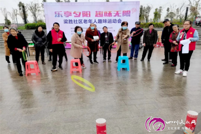 活力四射“夕阳红”，细雨中“长”出一群老顽童