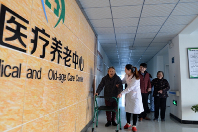 养老机构责任重大 规范运营共护晚年