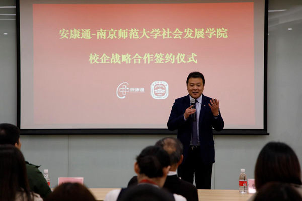 1122285815_15163528248521n.jpg 1122285815_15163528248521n.jpg