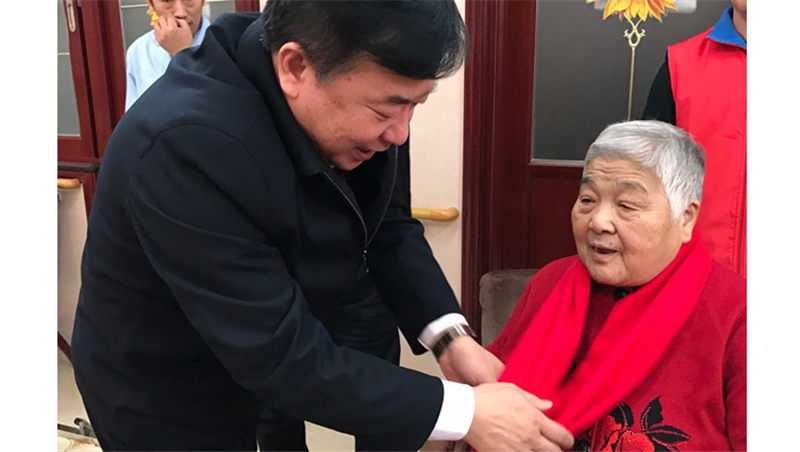 北京民政局局长李万钧一行冬至慰问老人