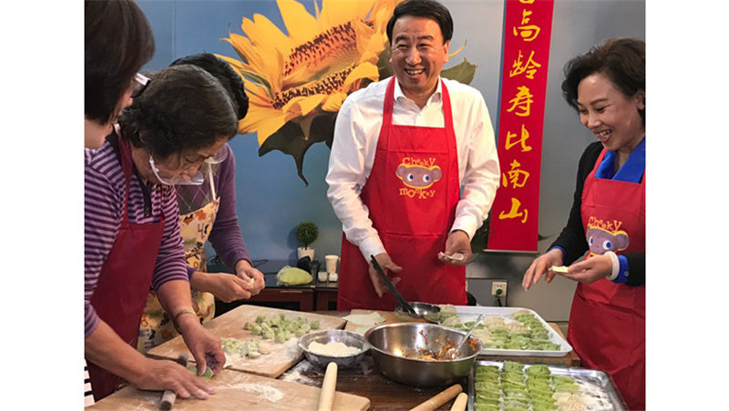 北京民政局局长李万钧一行冬至慰问老人