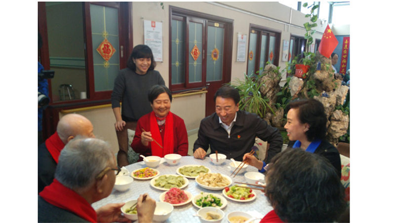 北京民政局局长李万钧一行冬至慰问老人