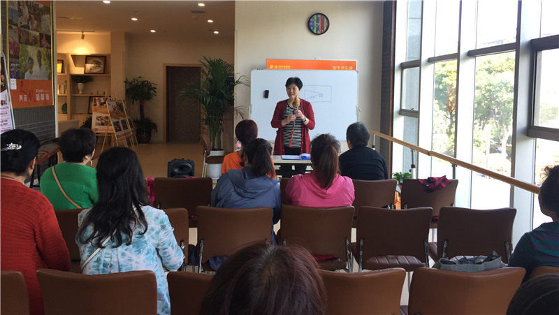 荣华欢乐颂老年大学公开课 他们在学什么呢? 荣华欢乐颂老年大学公开课 他们在学什么呢?