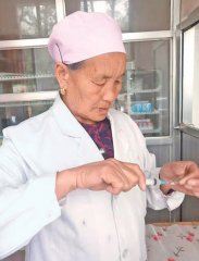 守护村民健康半个多世纪，甘肃乡村医生何世英——“我就要当好乡亲身边的120”