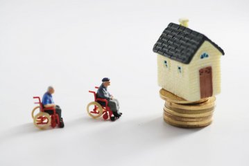 试点六年、参保不足200人，保险版“以房养老”为何进展缓慢？