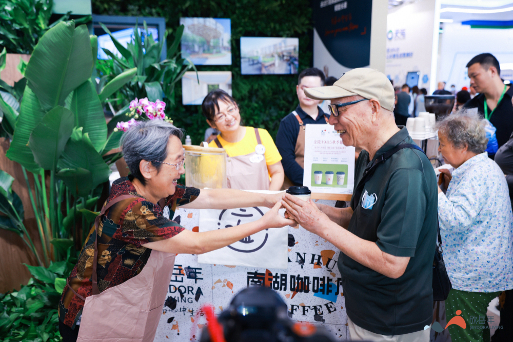 欣岳年展台复刻“忘不了餐厅”