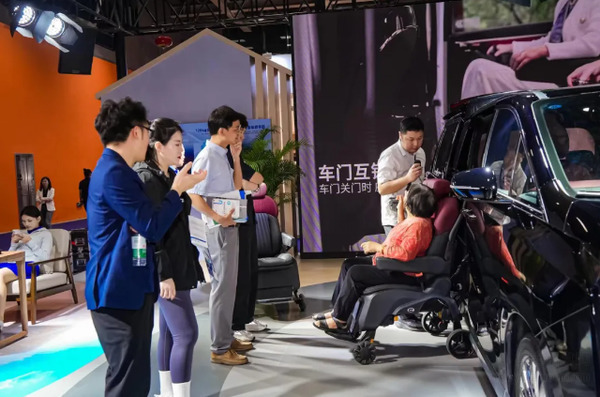 老年人的宝宝巴士：年龄多大都是宝宝